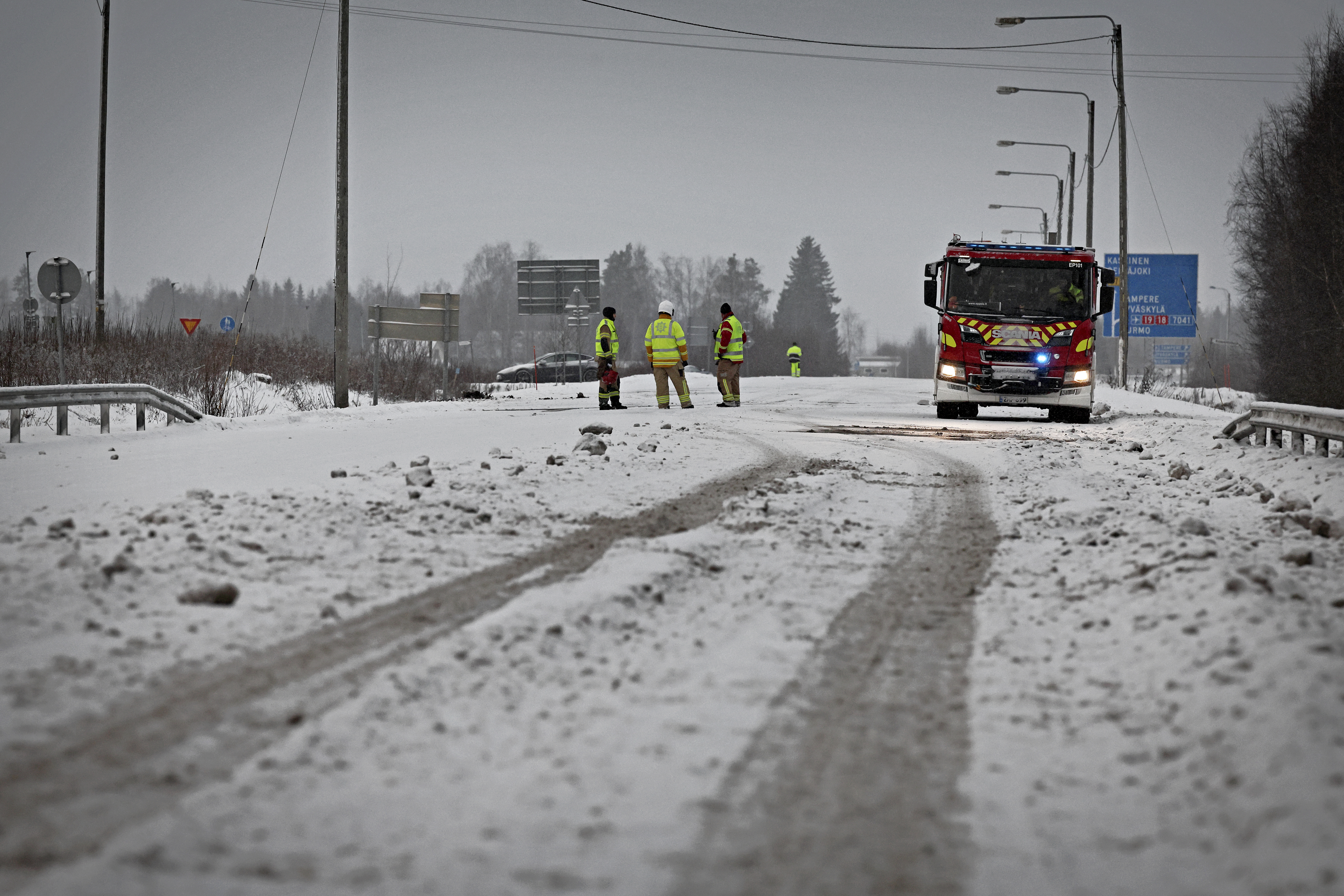 Ammattiautoilija kertoo varoittaneensa torstaina valtatien 19 kunnosta – Vahvistaa myös kokemukset vaarallisesti täräyttävästä sillasta