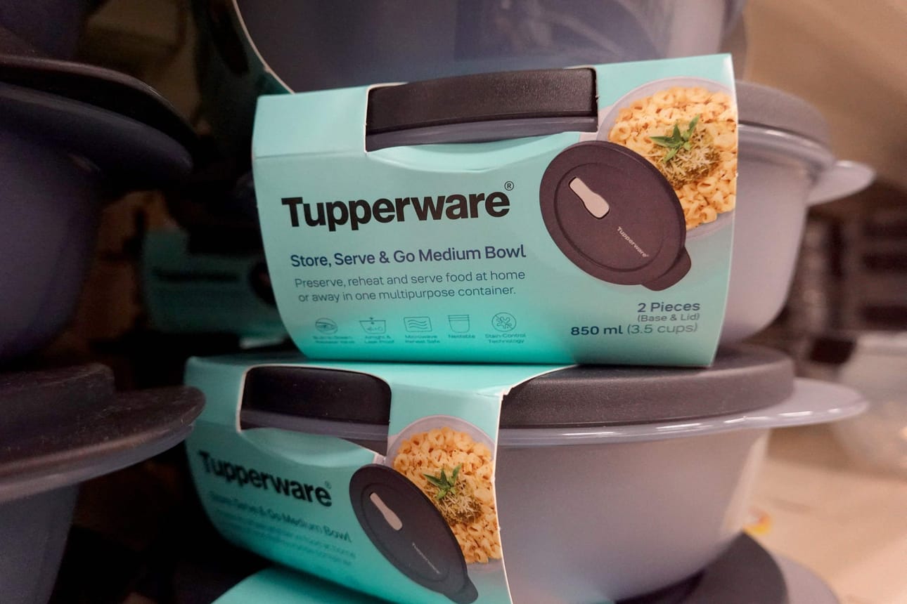 Viime vuonna Tupperware kertoi vakavista vaikeuksistaan jatkaa liiketoimintaansa huonon taloudellisen tilanteensa vuoksi. Arkistokuva. LEHTIKUVA /AFP