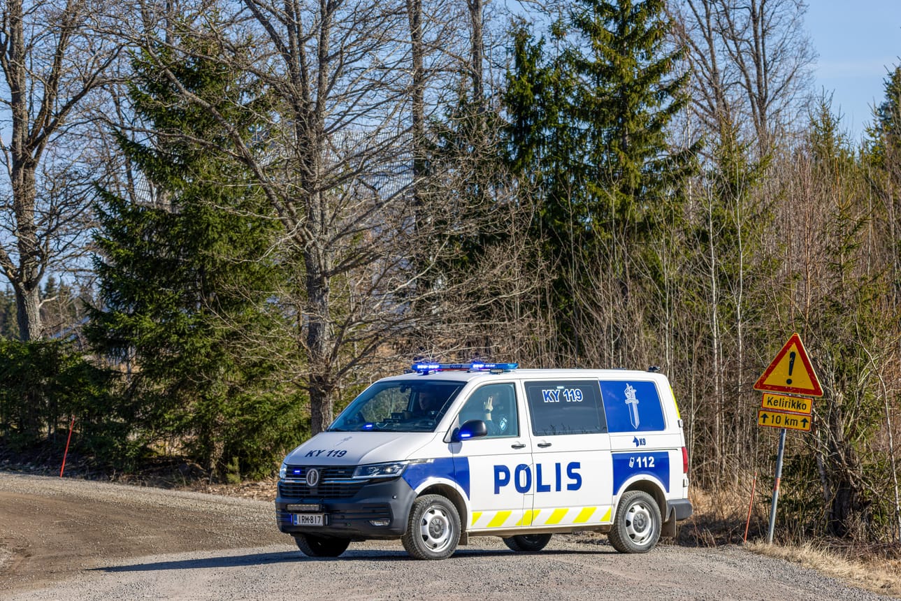 Poliisi eristi alueet, joihin droonit putosivat.