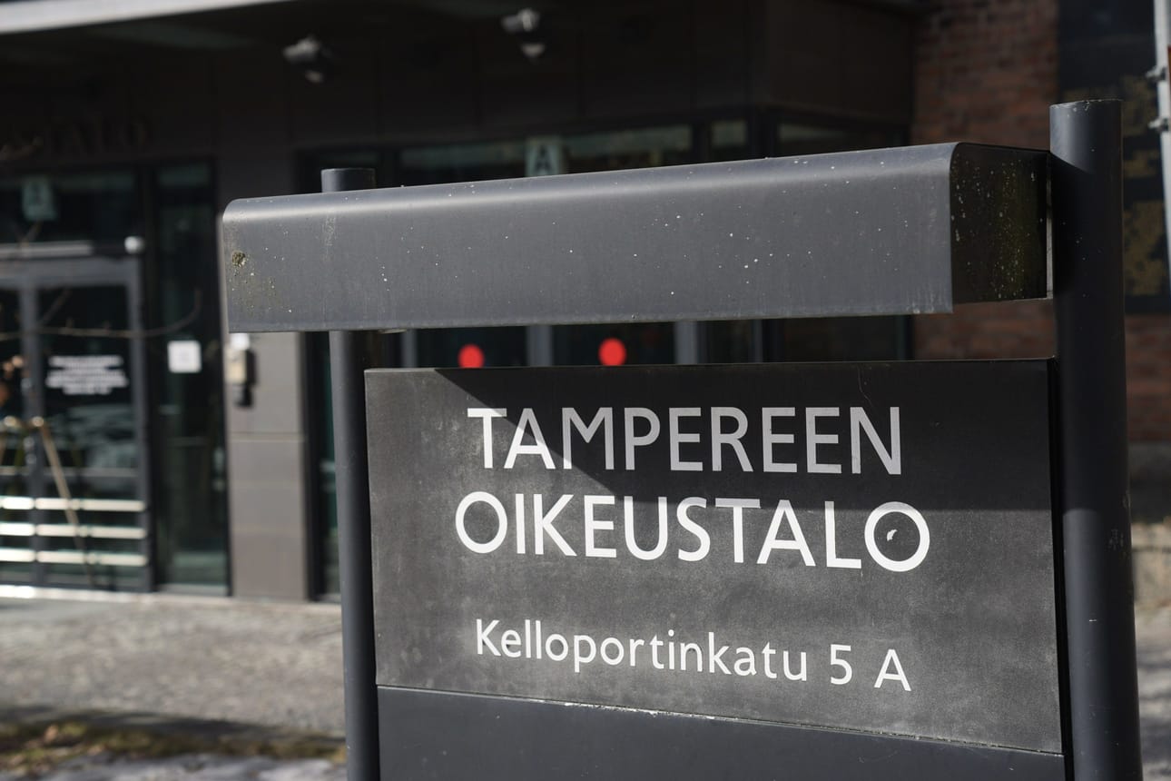 Pirkanmaan käräjäoikeus antaa tänään tuomionsa 17-vuotiaalle pojalle, jota syytetään kouluampumisen valmistelusta. LEHTIKUVA / KALLE PARKKINEN