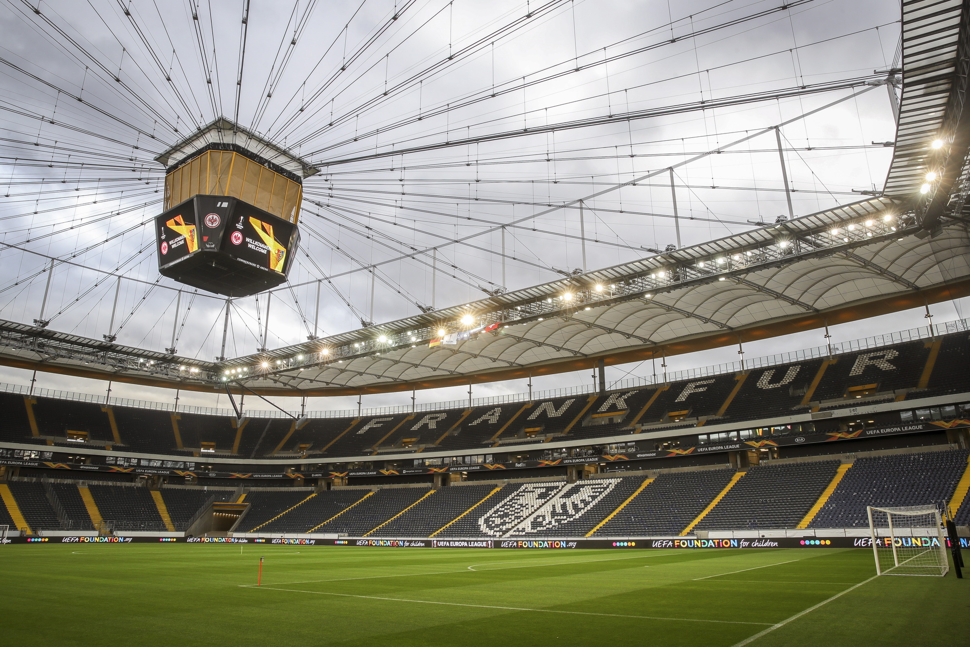 Uefa vaatii Euroopan liigoja pelaamaan sarjakautensa loppuun