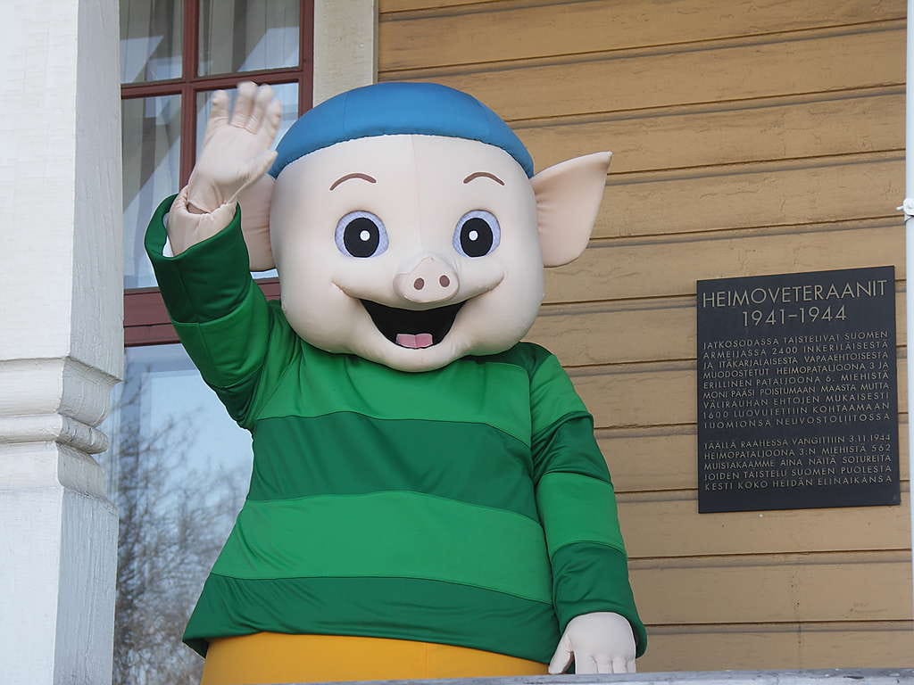 Putte-possu saa tänäkin vuona oman leivoksensa.