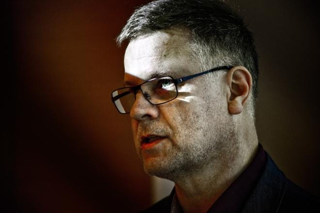 Entisen johtajaylilääkäri Auvo Rauhalan mielestä hallitus haluaa tarttua soten ongelmiin vain siellä, missä keskustalla on eniten kannatusta, kuten Pohjois-Suomessa. ARKISTOKUVA: EETU SILLANPÄÄ
