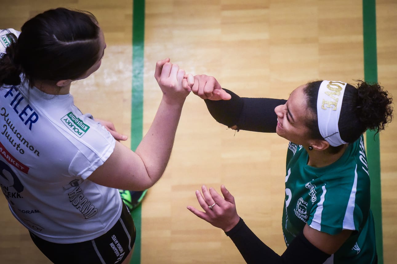 Makenzie Filer ja Amanda Love pääsevät tositoimiin jälleen lauantaina, kun LP Kangasala saapuu Pölkky Kuusamon vieraaksi.