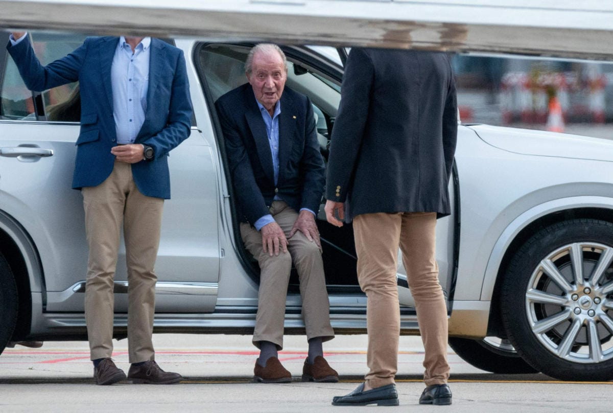 Juan Carlos saapui Espanjan Vigoon torstaina. Lehtikuva/AFP
