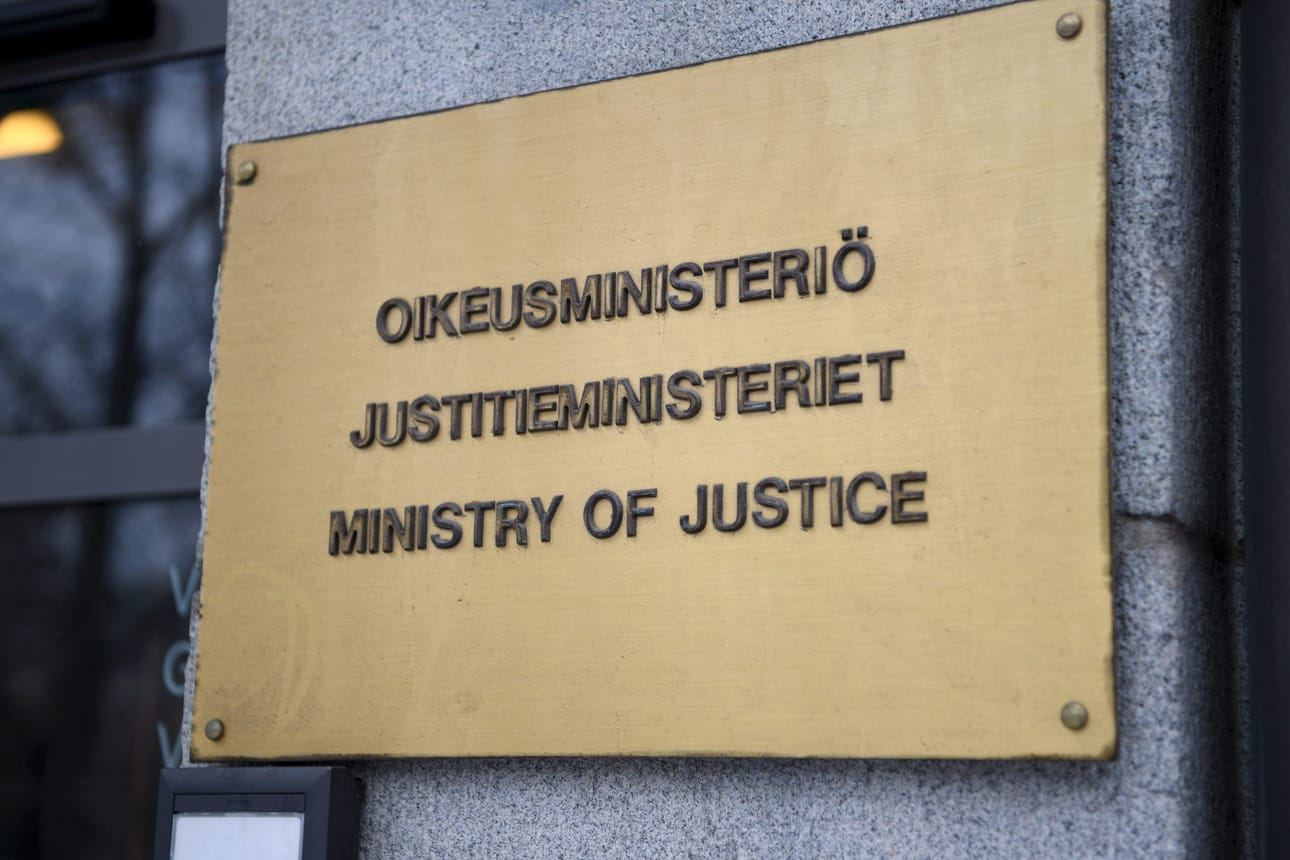 Oikeusministeriö on syksyllä asettanut työryhmän valmistelemaan lainsäädäntöä, joka helpottaisi laitonta alkuperää olevan omaisuuden pois ottamista. LEHTIKUVA / ANTTI AIMO-KOIVISTO