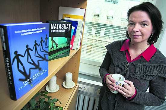 Vähemmistövaltuutettu Johanna Suurpää on huolissaan siitä, että rasistisia ajatuksia levitetään laajalti internetin välityksellä.