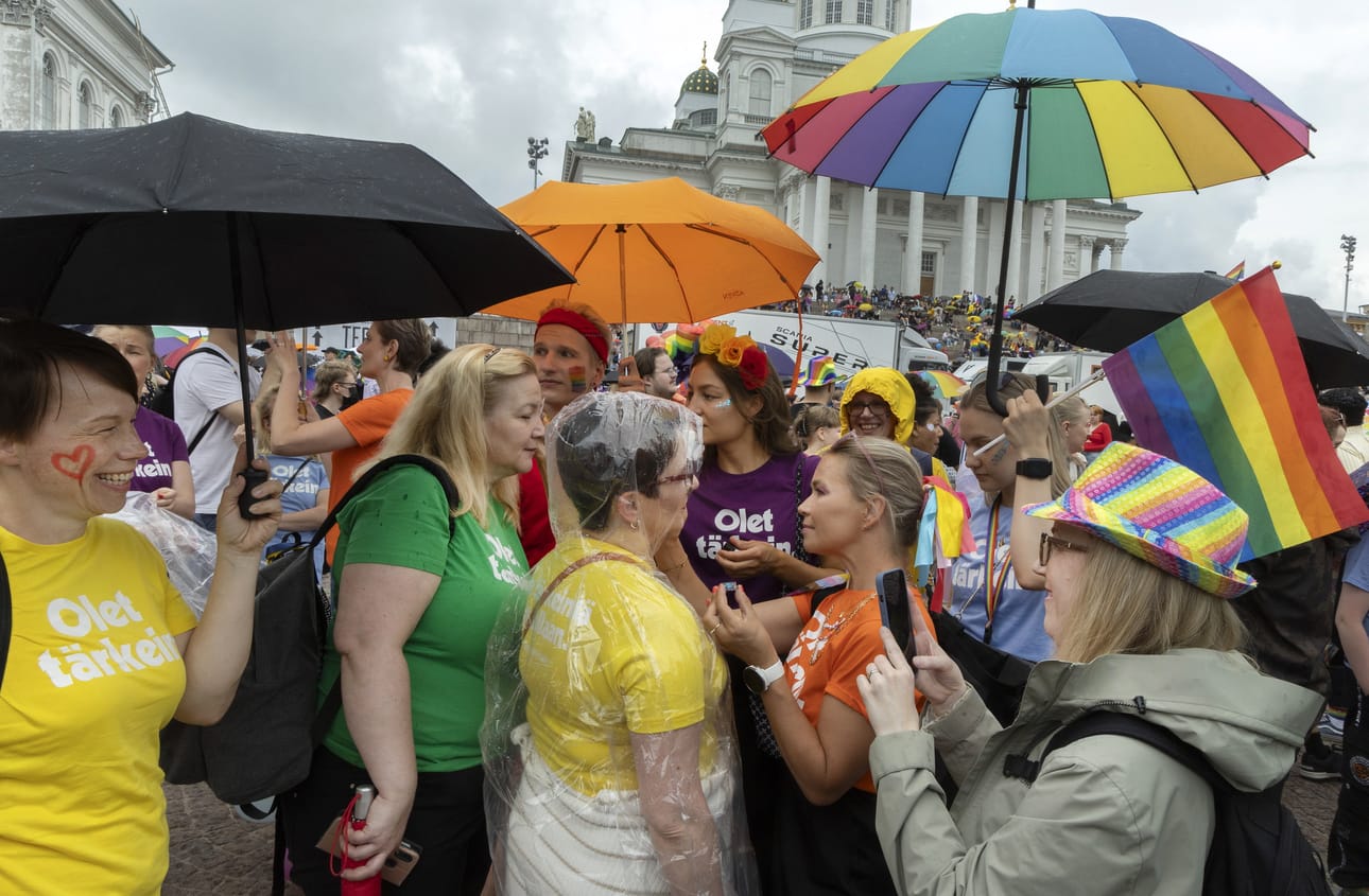 Helsinki Pride järjestettiin viime viikon lauantaina. Nyt kristillisdemokraattien Sari Essayah on todennut, ettei hallitus aio jatkossa enää osallistua Prideen.