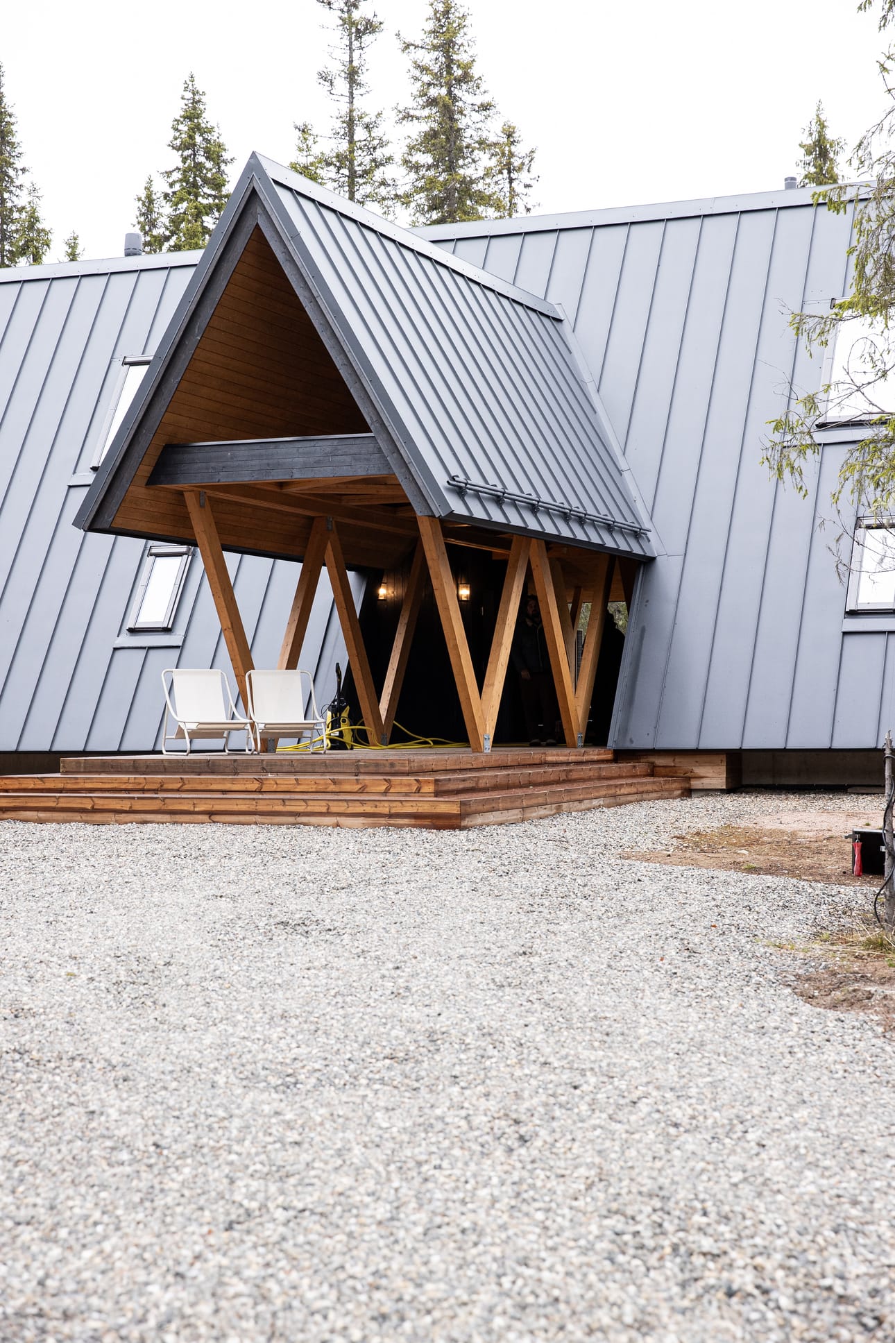 Ruka A-Frame talon sisäänkäynti on näyttävä ja massiivinen.
