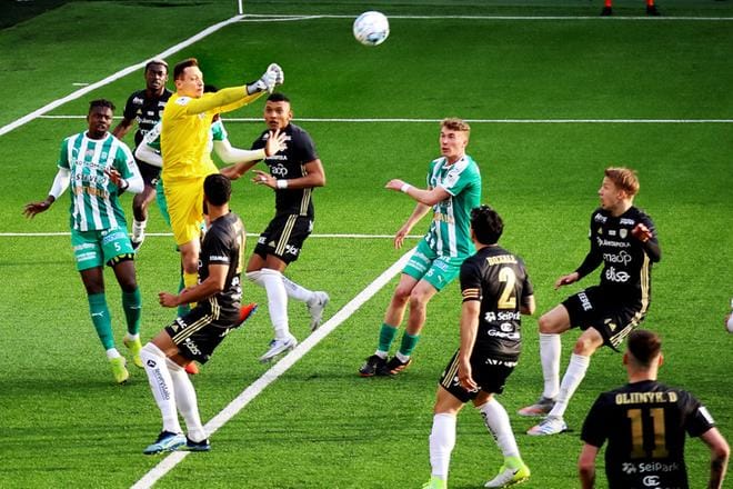 KTP:n maalivahti Anton Lepola teki SJK:n hyökkäykset tehottomiksi. KUVAT: HEIKKI HAKANEN