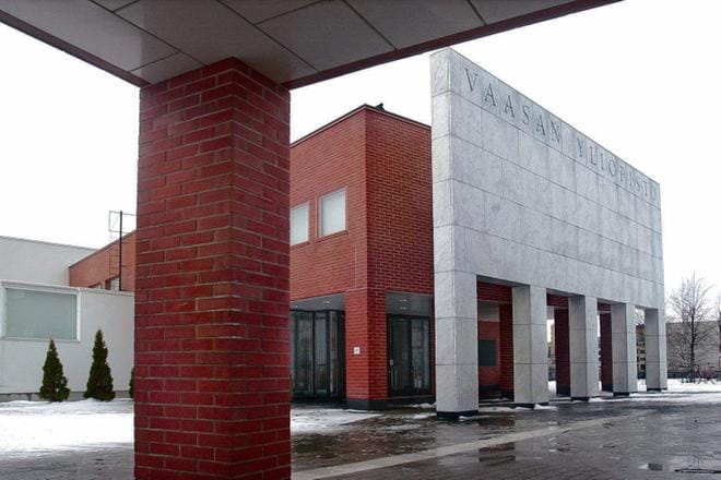 Vaasan Yliopiston rehtorin Minna Martikaisen mukaan yliopiston tehtävänä on tarjota opiskelijoille ajantasaista osaamista ja mahdollisuuksia kohdata työnantajia jo opintojen aikana.