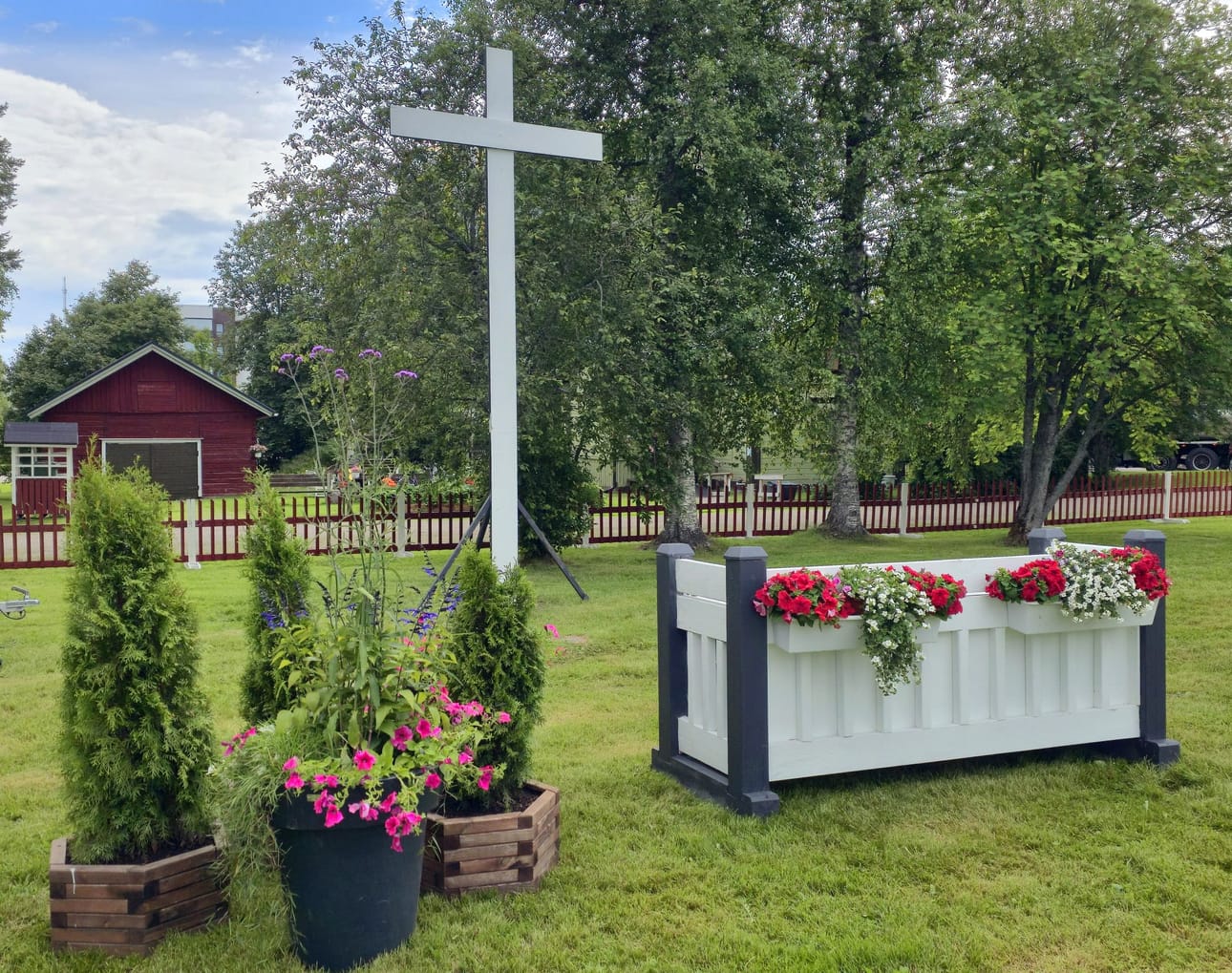 Ylivieskassa järjestettävien Herättäjäjuhlien alttari.