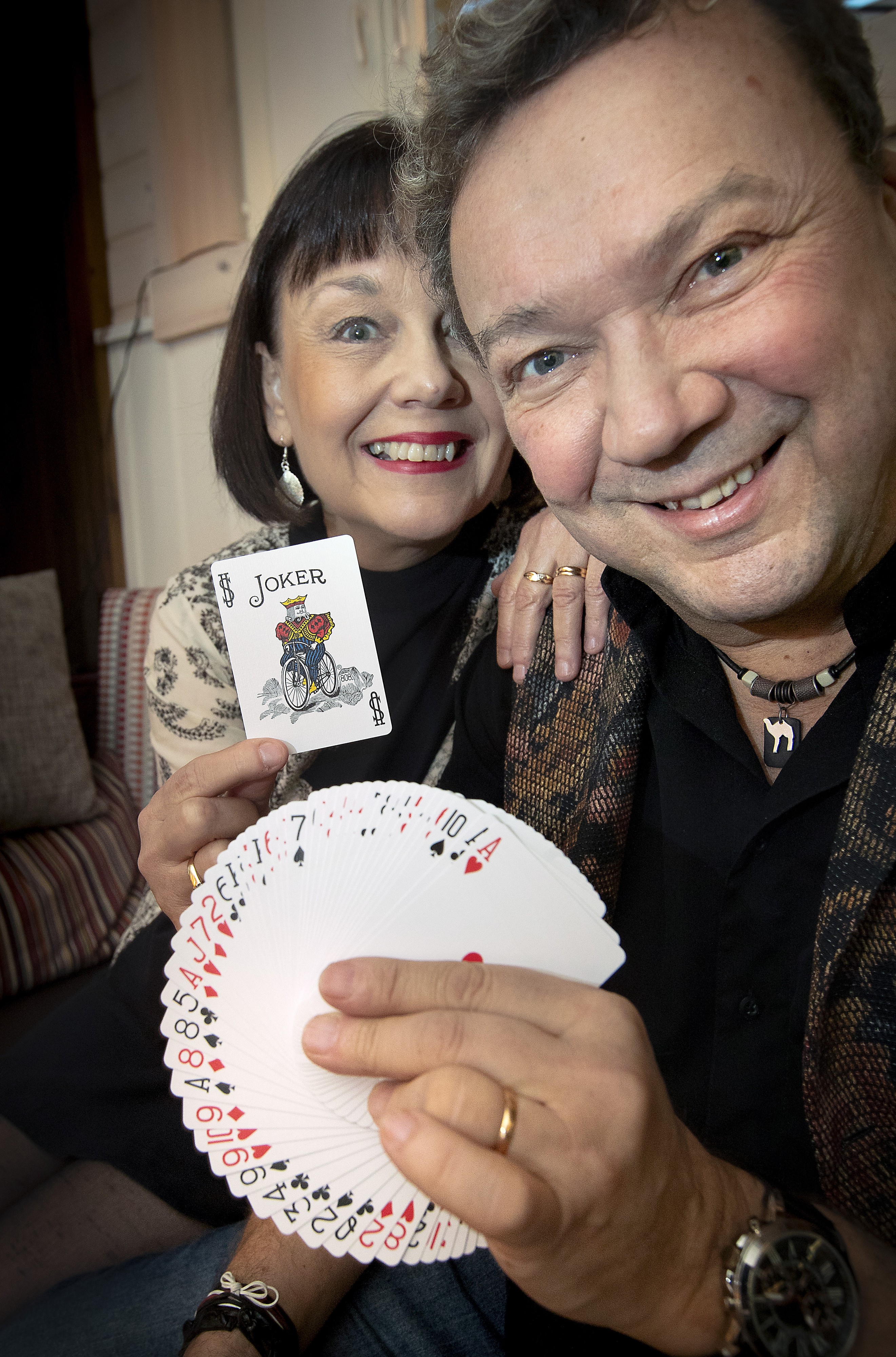 Taikuus on Simo Aallon ikigai, elämän suola ja into – oululaislähtöinen taikuri on antanut ammatilleen koko elämänsä