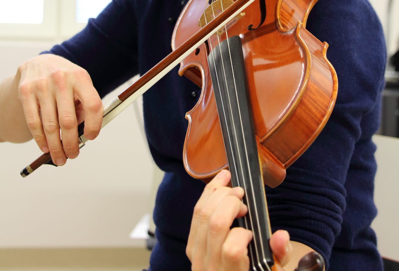Neljän nuoren musiikinharrastajan yhtye sai tunnustusta Suomen suurimmassa folkloren talvitapahtumassa.