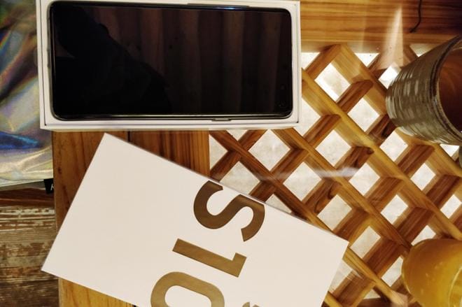 Samsung Galaxy S10 5G-puhelimen voi jo ostaa Etelä-Koreasta. Suomessa se tulee myyntiin näillä näkymin syksyllä. KUVA: Ida Kannisto