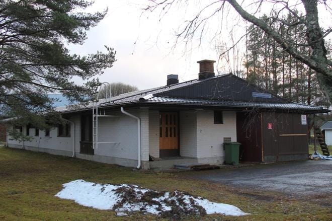 Ylihärmän eläinlääkärin talo sijaitsee Ylihärmän keskustassa, lähellä kirkonmäkeä. KUVA: MIA KÄRKKÄINEN
