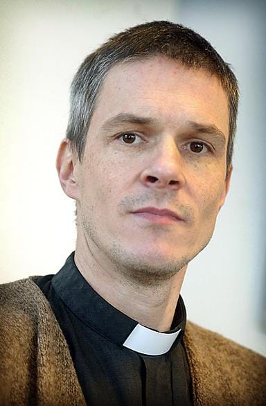 Tuomiokapitulin kurinpitoasiamies on vaatinut rangaistusta Vesa Pöyhtärille.