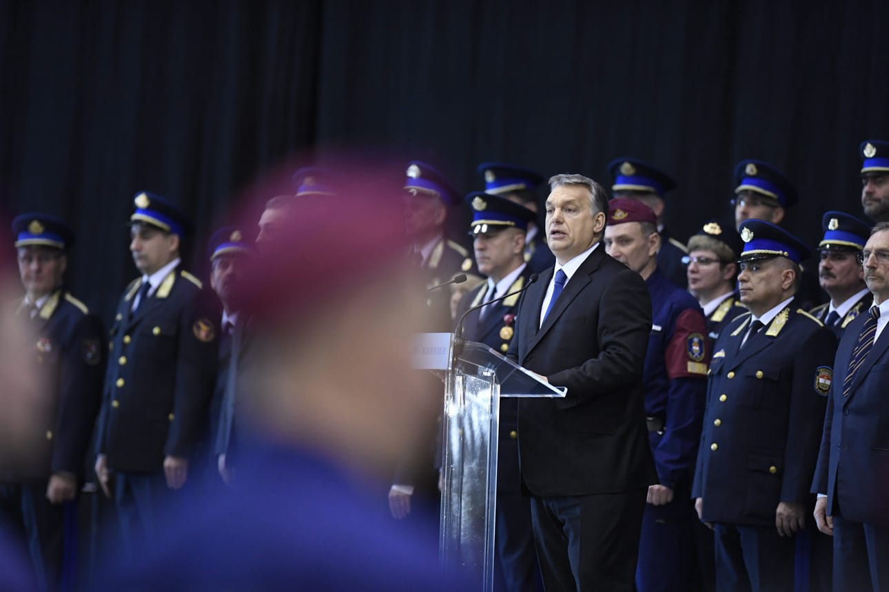 Unkarin pääministeri Viktor Orbanin mukaan laki on vastaus terrori-iskuihin.
