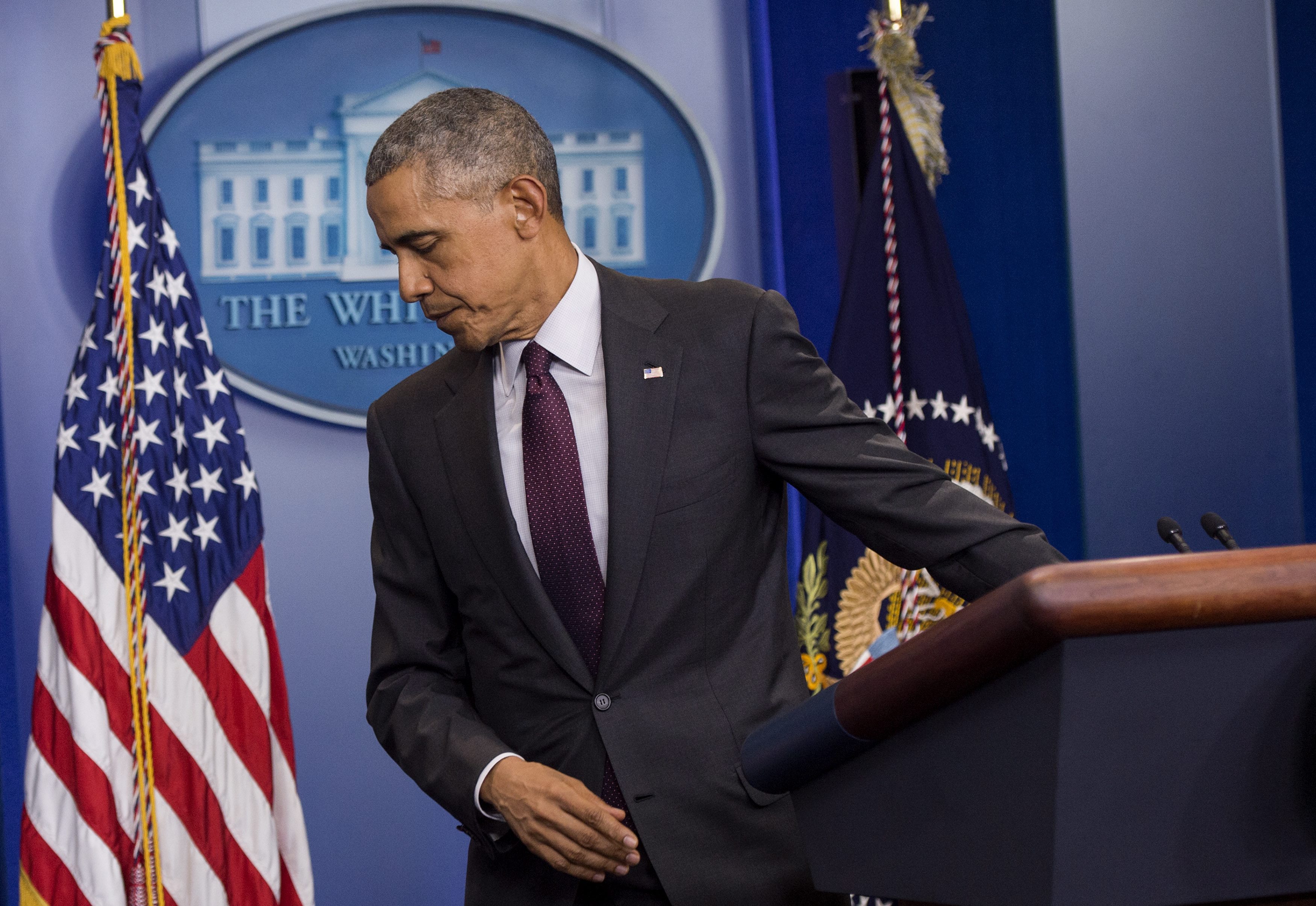 Presidentti Barack Obama puhui Yhdysvalloissa sen jälkeen, kun Oregonissa kouluampuja surmasi ainakin 10 ihmistä Roseburgissa sijaitsevassa koulussa.