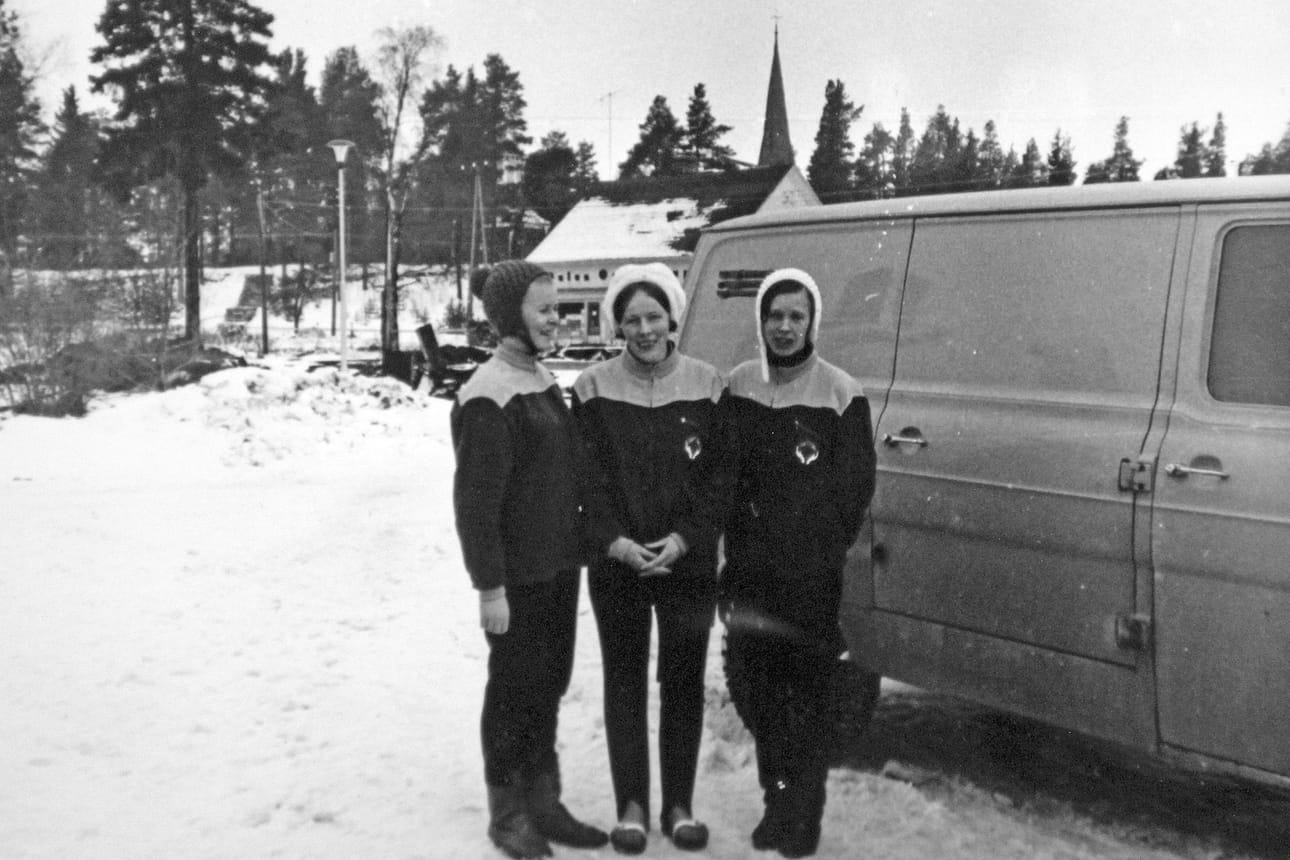 Tyttöjen kultajoukkue vuoden 1967 SM-kisoissa. Vasemmalta Kaarina Keränen, Liisa Jylkkä ja Tuula Tuutijärvi.