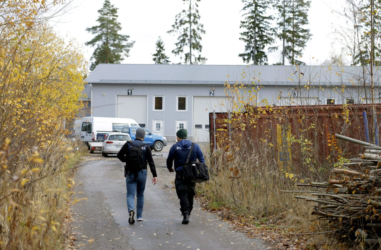 Itä-Uudenmaan poliisi kertoo vapauttaneensa yhdeksän kiinniotettua Tuusulan Kellokosken ampumisen tutkinnassa. LEHTIKUVA / Seppo Samuli
