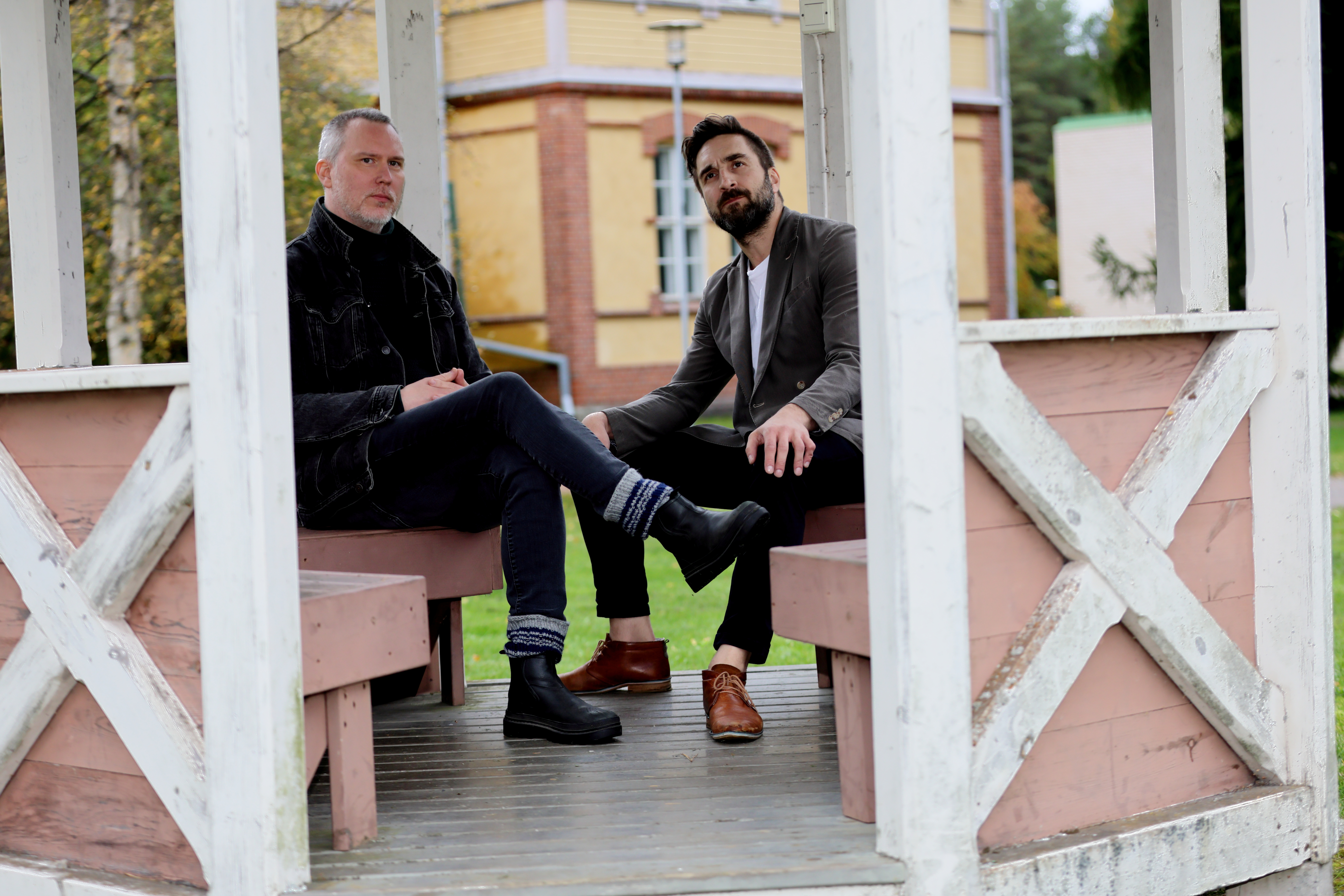 Mauno Konkka ja Aarno Kankaanpää päättivät kokeilla, miltä Dowlandin musiikki kuulostaa elektronisilla soittimilla