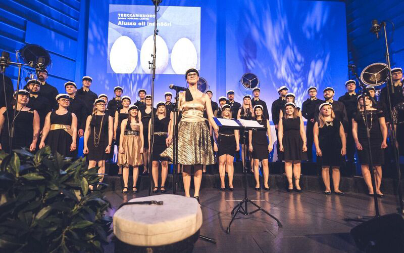 Neljän kuoron yhteiskonsertti Posiolla - Teekkarikuoro Tampereelta, kaksi kuoroa Kuusamosta ja yksi Posiolta esiintyvät samalla lavalla