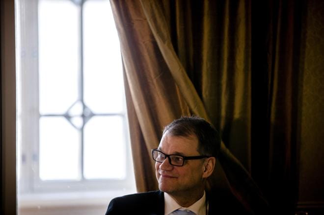 Pääministeri Juha Sipilä vastasi median kysymyksiin pääministerin haastattelutunnilla sunnuntaina. KUVA: Joel Maisalmi