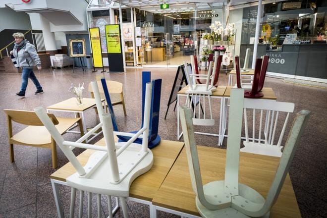 Lukuisat kaupat, ravintolat ja baarit ovat olleet suljettuina suuren osan koronakriisin ajasta. Epidemia on iskenyt erityisesti kaupan alalle ja ravitsemusliikkeisiin. Kuva: Marttiina Sairanen