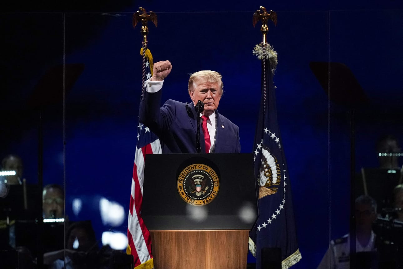 Lähes 40 minuuttia kestäneessä puheessaan Trump ylisti Yhdysvaltoja ja sanoi kommunismin uhkaavan maata syövän tavoin.