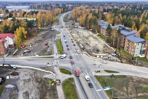 Palosaaren siltatyö alkaa. Alskatintien ja Palosaarentien risteysalue suljetaan torstain ja perjantain välisenä yönä. ARKISTOKUVA: KARI LÖFHJELM
