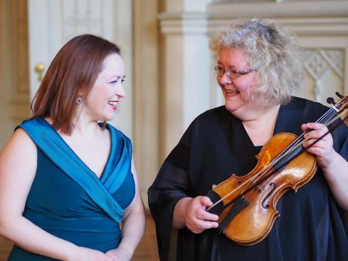Kajsa Dahlbäck (vas.) on solistina sunnuntain konsertissa, Kreeta-Maria Kentala taas esiintyy toukokuussa Vaasa Baroquen kevätkonsertissa. Arkistokuva