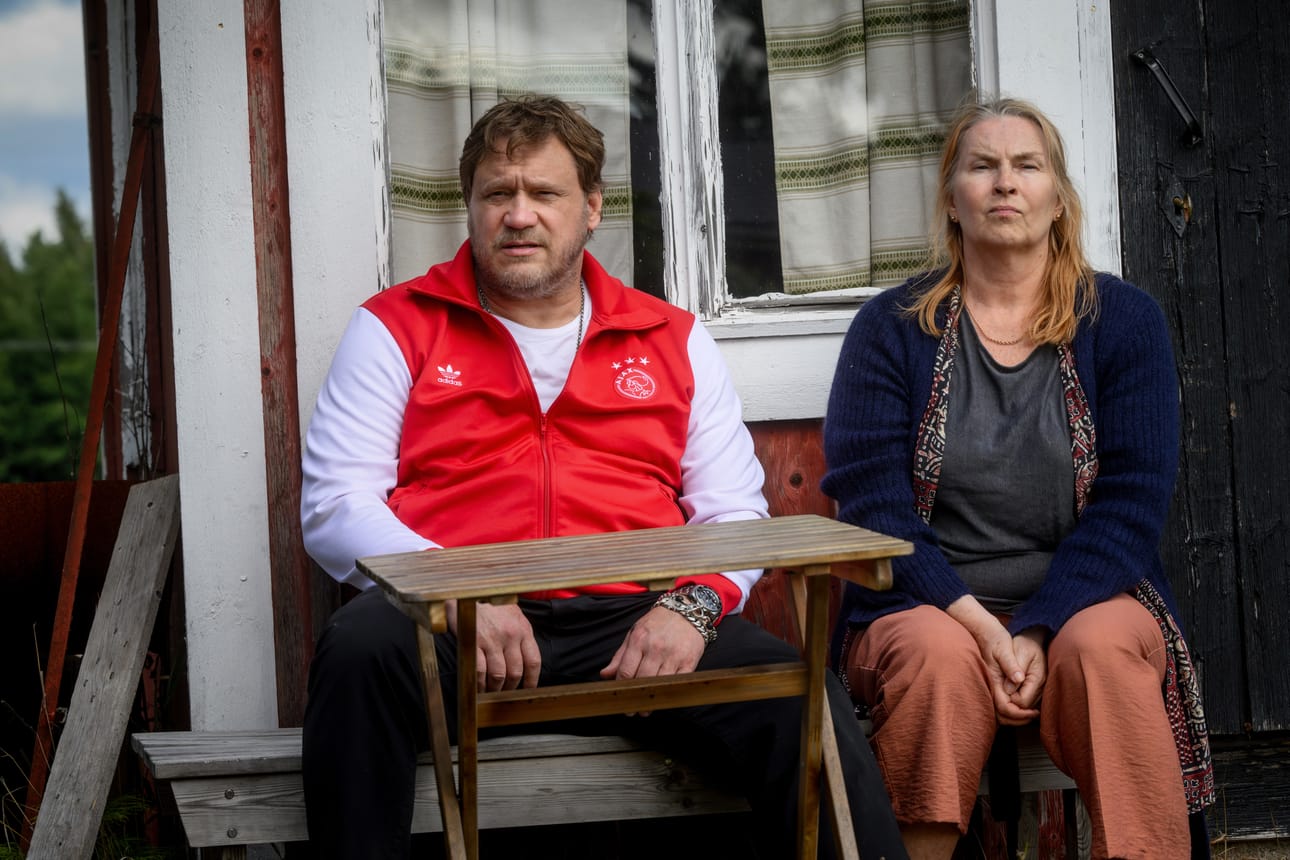 Jussi Murikkana Häjyt2:ssa Samuli Edelmann, Sari Havas on Sisko.