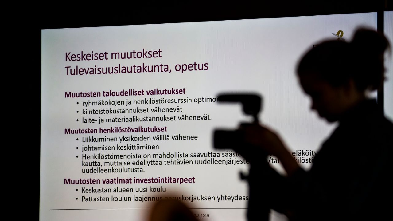 Esitys Raahen kaupungin organisaatiouudistukseksi: hallinto yhden katon alle ja kouluverkko seitsemään yksikköön
