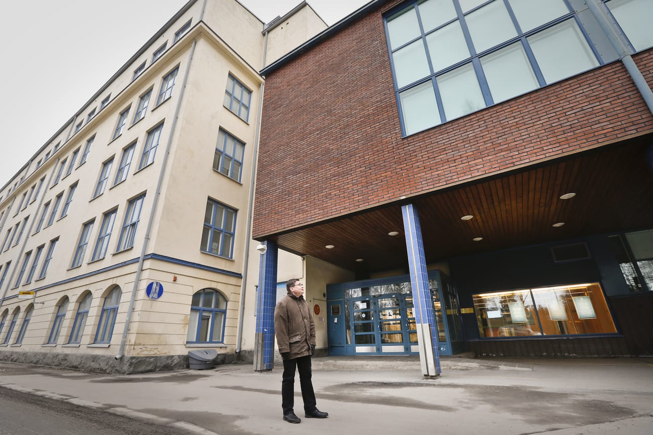 Koulutuskuntayhtymän hallituksen puheenjohtaja Juha Huikari haluaisi muuttaa ammattiopiston toiminnot pois Myllytullin kiinteistöistä vuoteen 2017 mennessä. Koulun rakennukset on rakennettu useina eri vuosikymmeninä, ja osassa on sisäilmaongelmia.