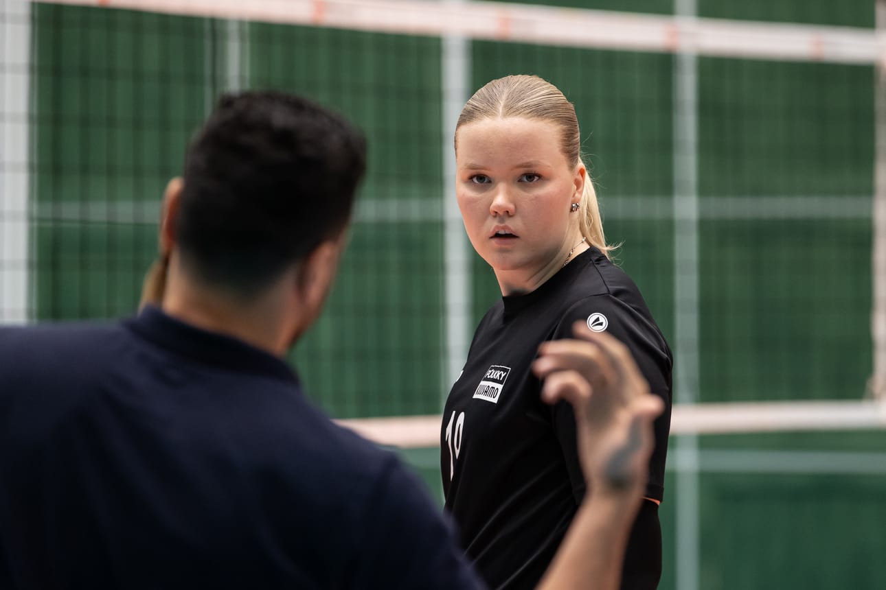 Ruotsin mestarijoukkueesta Örebrosta Kuusamoon tullut hakkuri Paulina Lindberg on yksi Pölkky Kuusamon uusista vahvistuksista.