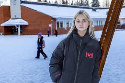 Kemijärvelle pakkosiirretty Anna pääsi palaamaan Ouluun – näillä näkymin ukrainalaistytön koulu vaihtuu silti