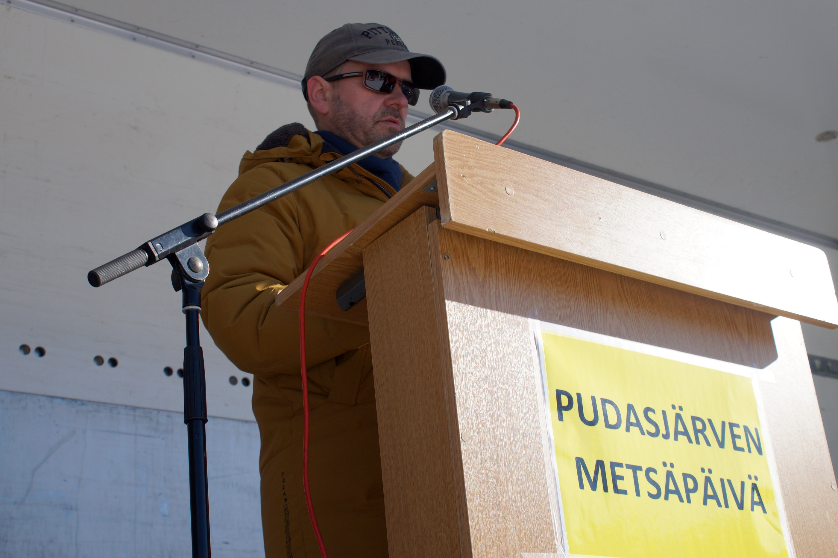 KaiCell Fibersin toimitusjohtaja Jukka Kantola ja Metsäkeskuksen Marika Alatalo kertoivat Pudasjärveä koskevia metsäuutisia.