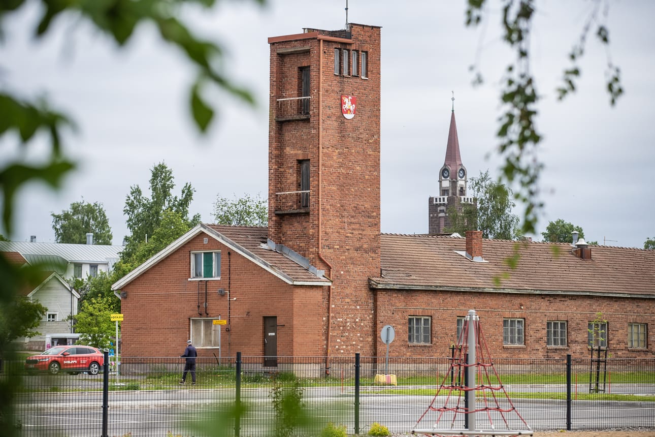 Alustavan kehityssuunnitelman mukaan vuonna 1942 valmistuneen Raahen vanhan paloaseman kehittäminen kytkeytyy toiminnallisesti, historiallisesti, kulttuurillisesti ja matkailullisesti koko alueen ja Pikkulahden kehittämiseen.