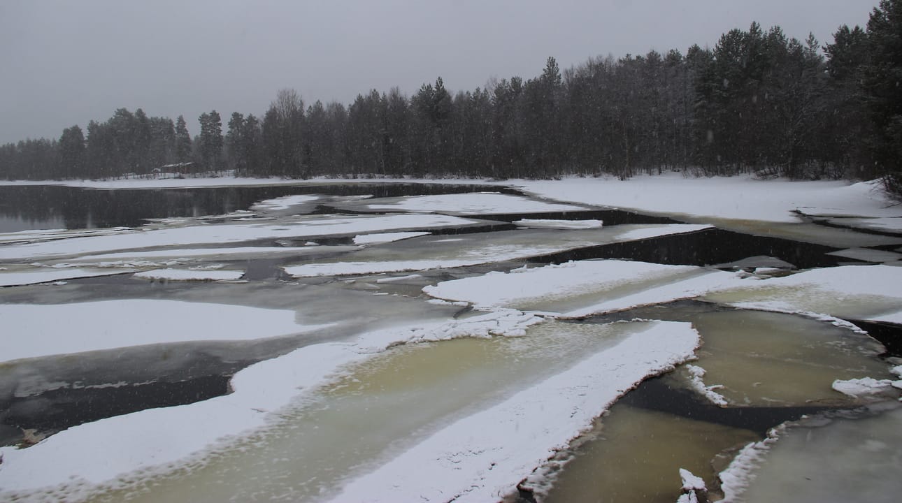 Jäät ovat liikkeellä myös Oulujoella Utajärvellä.