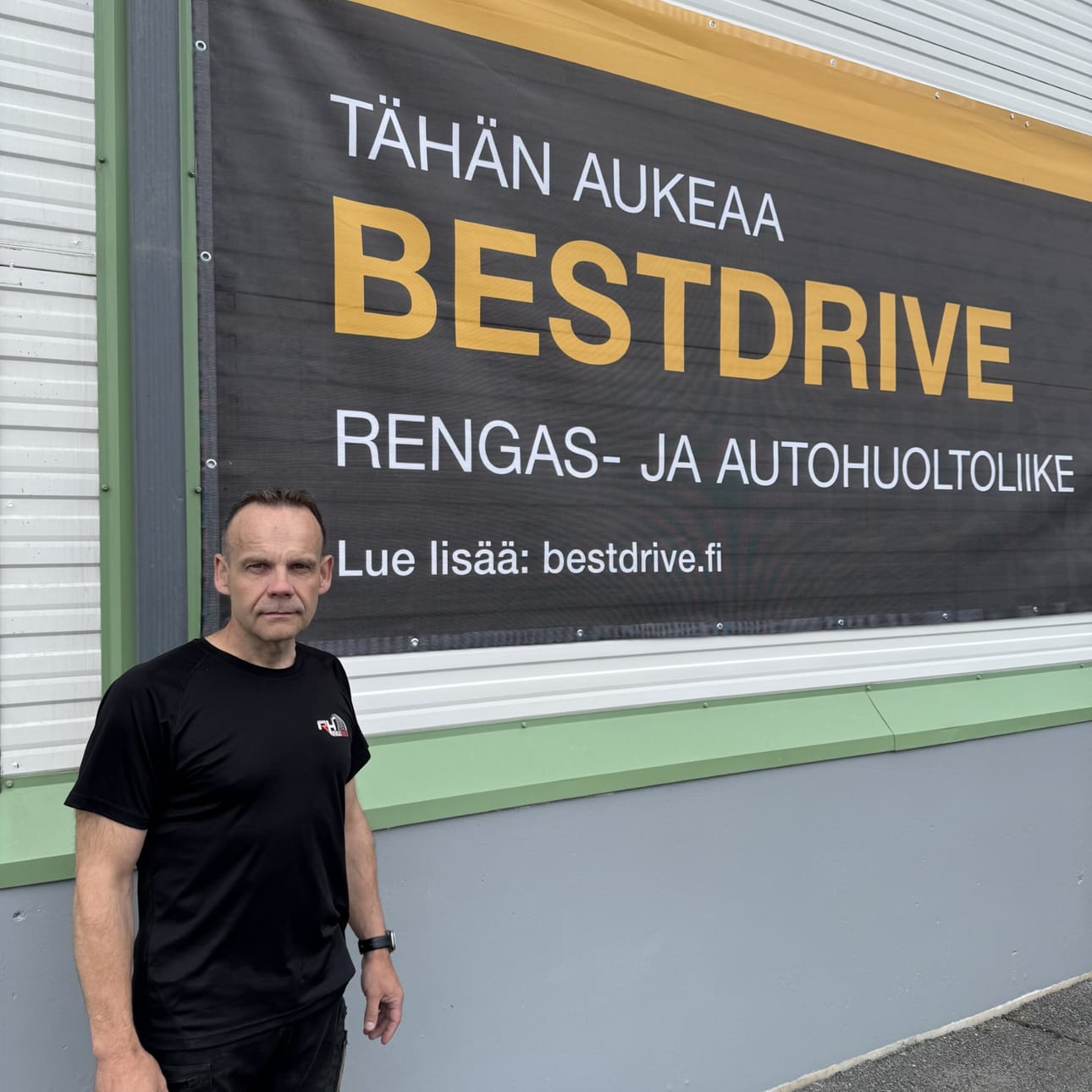 Alajärven Rengashuolto Oy laajentaa Ylöjärvelle. Kuvassa yrittäjä Jari Hämeenniemi.