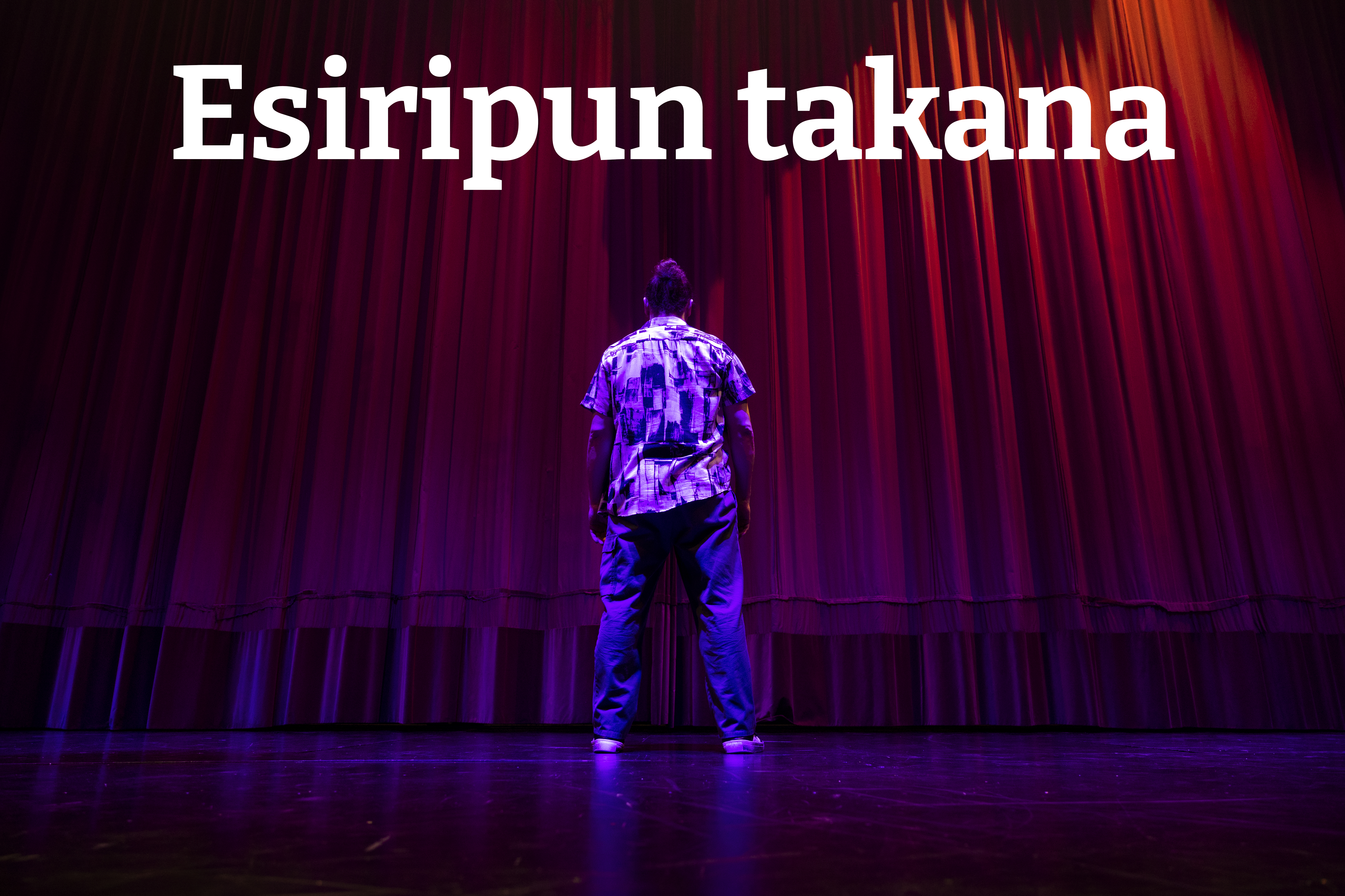 "Hampaat on ihan pakko pestä" – Otimme selvää, mitä tapahtuu teatterissa ennen esityksen alkua