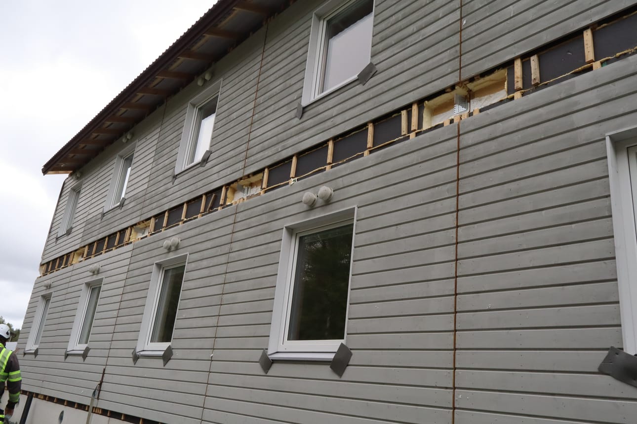Kymmenen moduulia on jo nostettu paikoillensa.