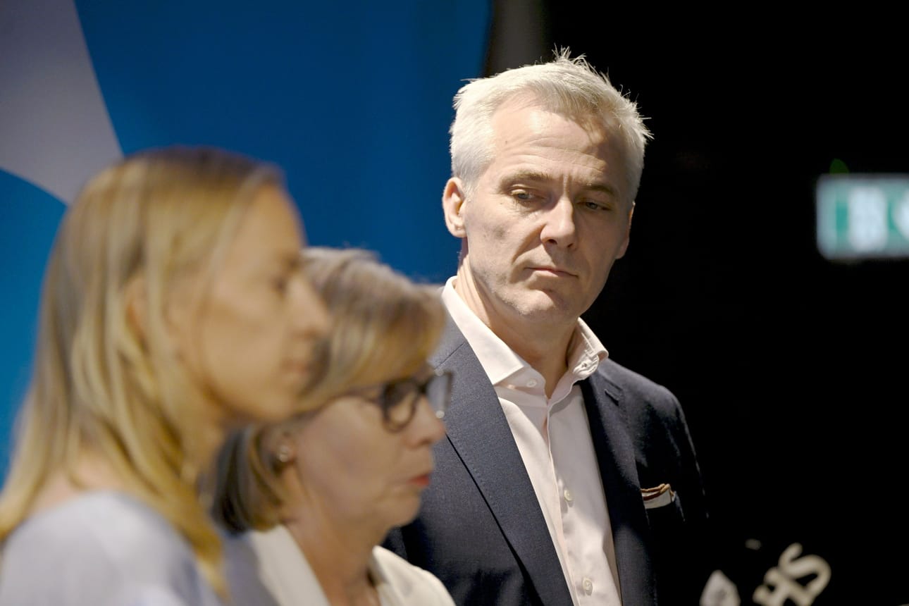 Arkistokuvassa ministeri Anders Adlercreutz (r.). LEHTIKUVA / Antti Aimo-Koivisto