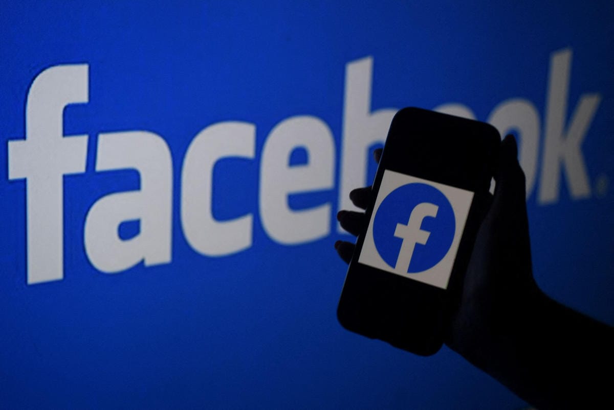 Facebook on päättänyt höllentää väliaikaisesti sääntöjään väkivaltaisesta kirjoittelusta. Lehtikuva/AFP