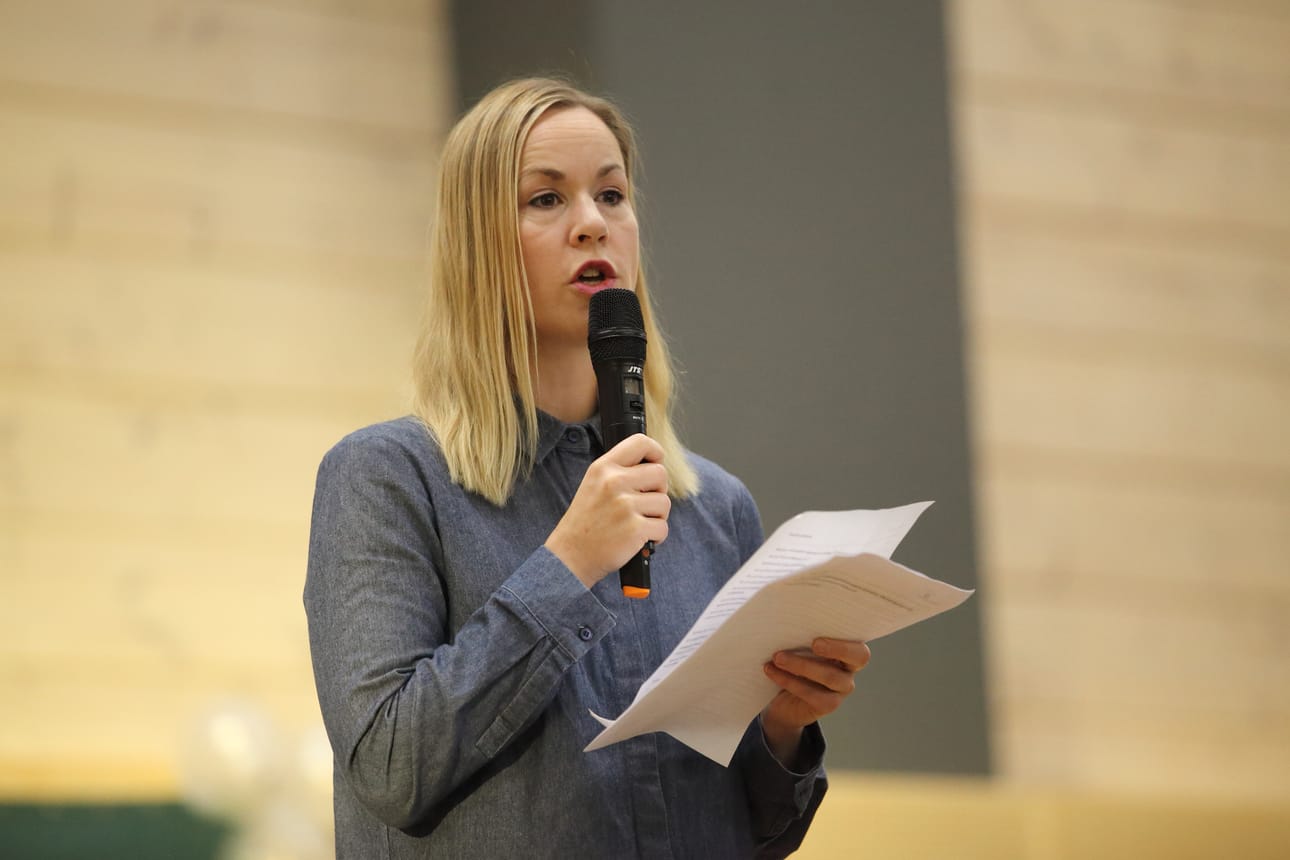 Kansanedustaja Hanna Sarkkinen (vas) totesi messujen avauspuheessaan, että rohkeutta on monenlaista ja rohkea voi olla monella tavalla.