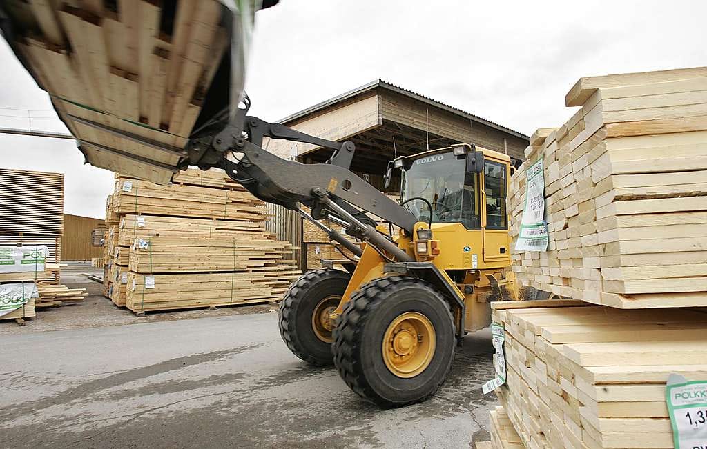 Lomautukset koskevat kaikkia Pölkyn toimipisteitä. Kuva Kuusamon sahalta.