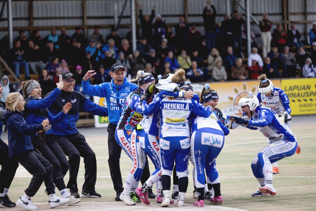 Virkiä juhlii pronssia.