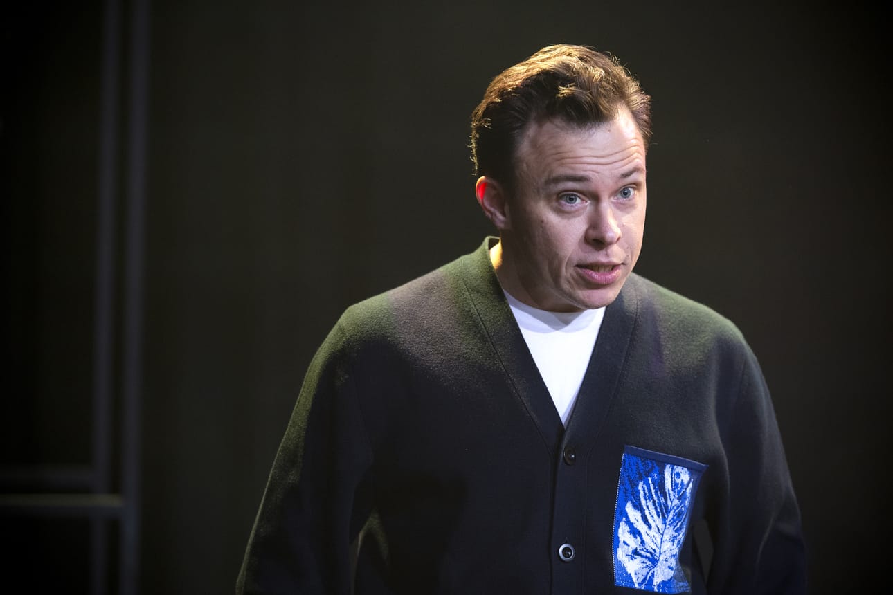 Suomen tanssitaiteilijoiden eturiviin noussut Carl Knif aloitti tanssiharrastuksensa lapsena Vaasassa.