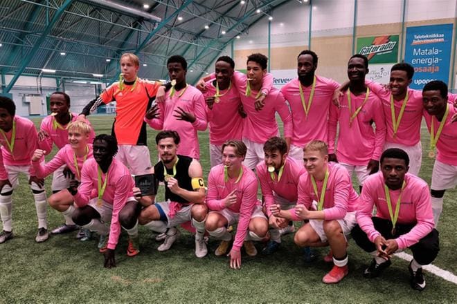 Vamian joukkue juhli toisen kerran peräkkäin ammattiin opiskelevien jalkapallomestaruutta.